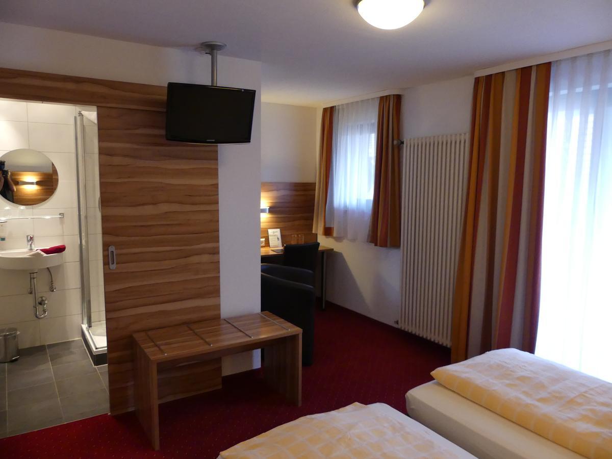 Отель Krone Garni 3*